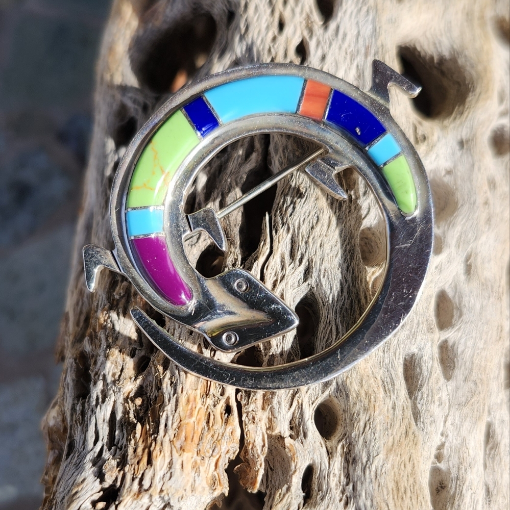 Sterling, inlaid Lizard SIGNED pin/pendant - Picture 4 of 16